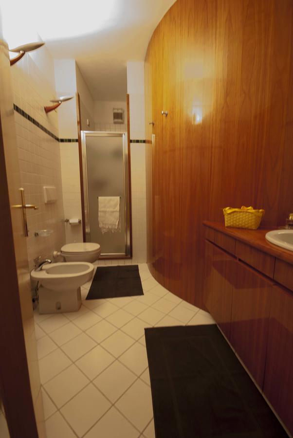 Al Poggio Hotel Оменя Екстериор снимка